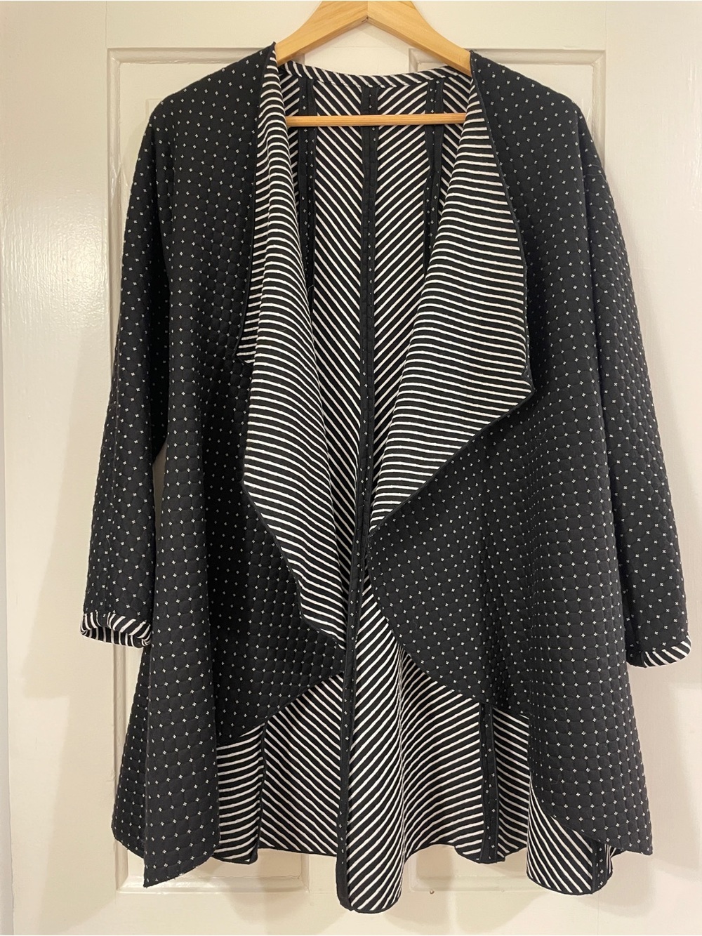 Black & White Reversible Dot-Stripe Open Front Jacket / Cardigan